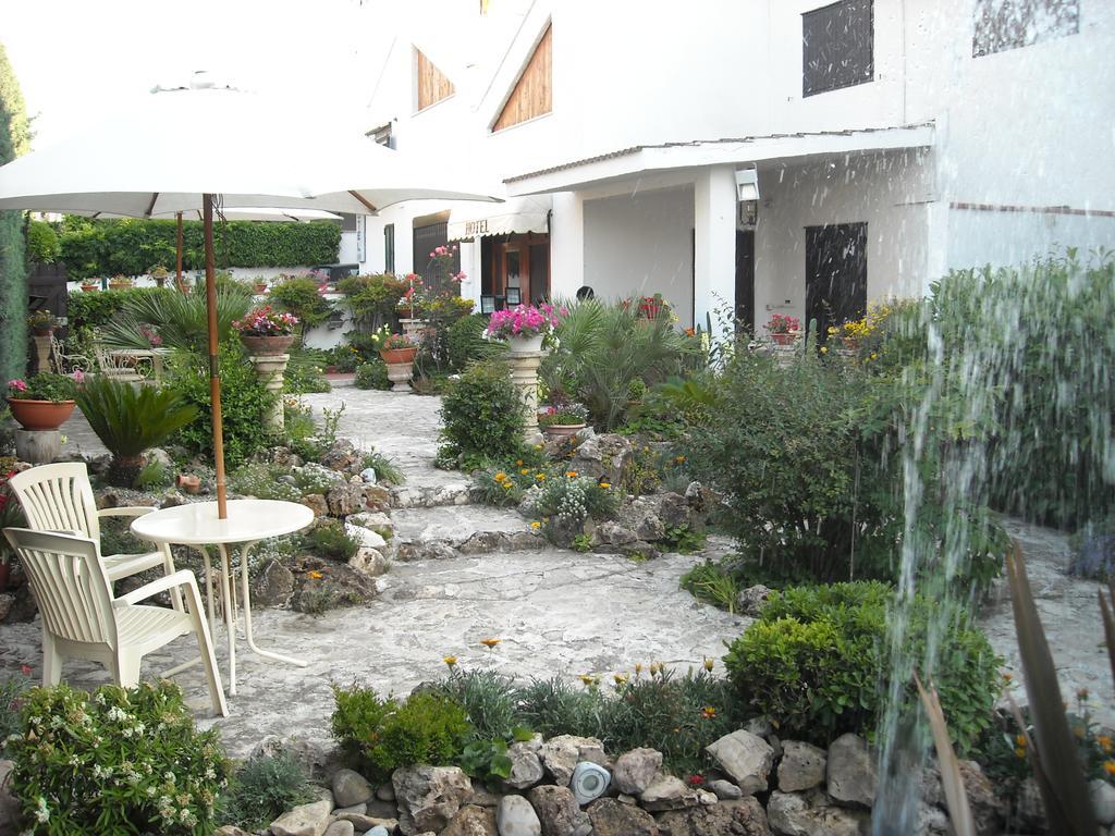 Hotel Canusium Canosa di Puglia Exteriör bild